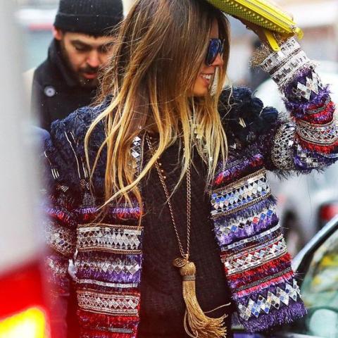 Οι φούντες είναι must και πρέπει να τις φορέσεις Οι φούντες είναι must και πρέπει να τις φορέσεις