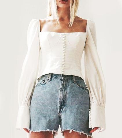 Αυτή είναι η νέα τάση που θα αντικαταστήσει το off shoulder top Αυτή είναι η νέα τάση που θα αντικαταστήσει το off shoulder top