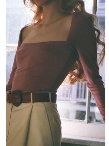 Αυτή είναι η νέα τάση που θα αντικαταστήσει το off shoulder top Αυτή είναι η νέα τάση που θα αντικαταστήσει το off shoulder top