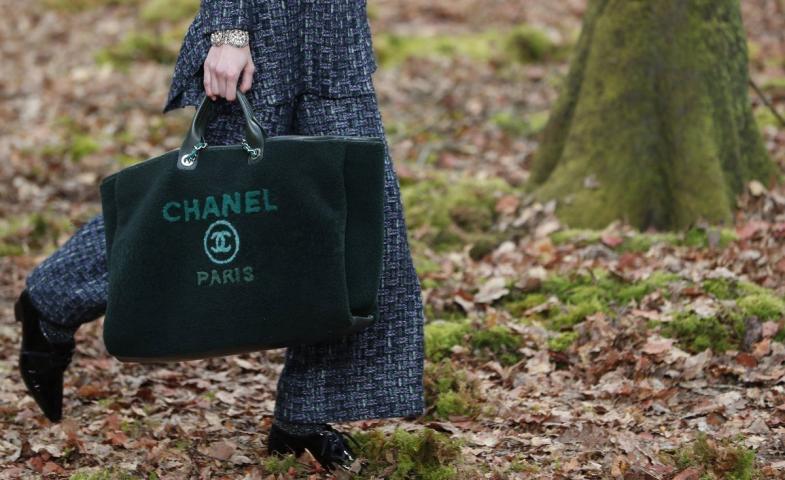 Chanel και το παραμυθένιο show μέσα στο δάσος Chanel και το παραμυθένιο show μέσα στο δάσος