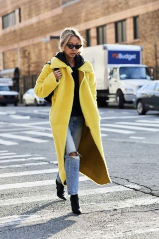 Ποιο έντονο χρώμα πρέπει να έχει η ανοιξιάτικη γκαρνταρόμπα σου; Ποιο έντονο χρώμα πρέπει να έχει η ανοιξιάτικη γκαρνταρόμπα σου;