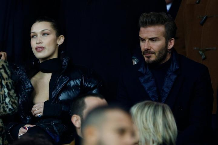 Ο φακός συνέλαβε τον David Beckham να φλερτάρει την Bella Hadid
