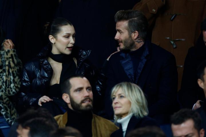 Ο φακός συνέλαβε τον David Beckham να φλερτάρει την Bella Hadid