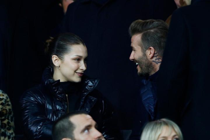 Ο φακός συνέλαβε τον David Beckham να φλερτάρει την Bella Hadid