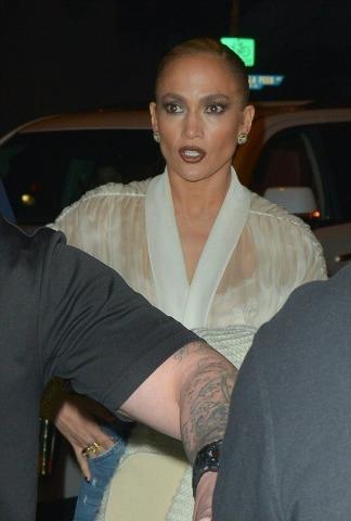 Jennifer Lopez: Σαν κάτι να πείραξε στο πρόσωπό της...