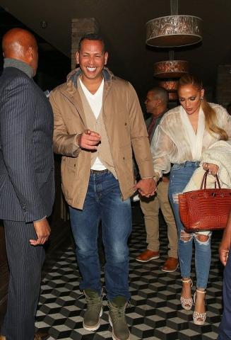 Jennifer Lopez: Σαν κάτι να πείραξε στο πρόσωπό της...