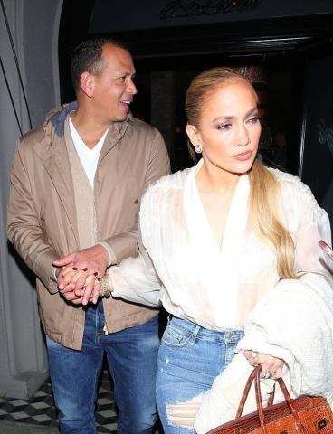 Jennifer Lopez: Σαν κάτι να πείραξε στο πρόσωπό της...