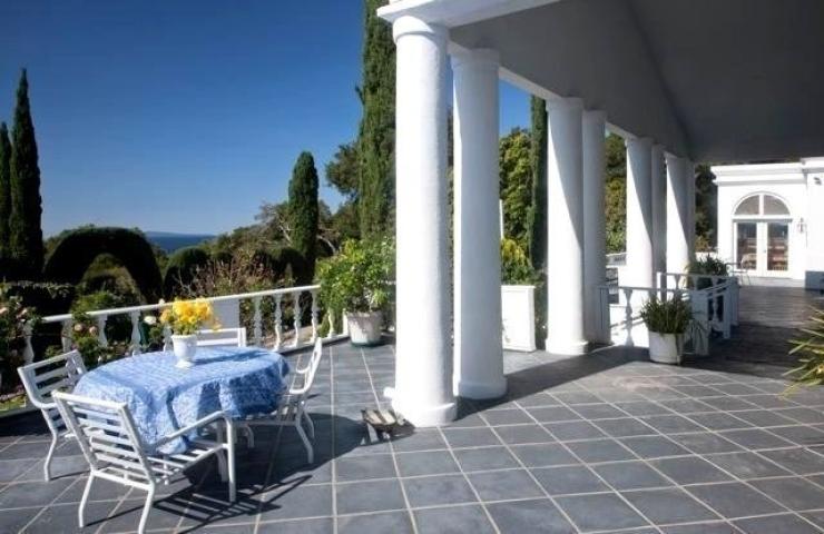 Την έπαυλη της Gwyneth Paltrow στη Santa Barbara αξίζει να τη δεις (και να τη ζηλέψεις)