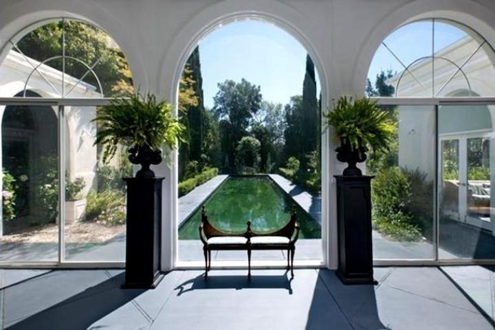 Την έπαυλη της Gwyneth Paltrow στη Santa Barbara αξίζει να τη δεις (και να τη ζηλέψεις)