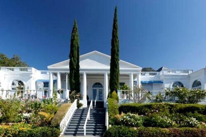 Την έπαυλη της Gwyneth Paltrow στη Santa Barbara αξίζει να τη δεις (και να τη ζηλέψεις)