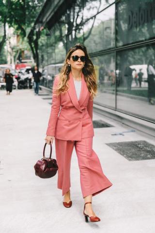 Αυτό είναι το πιο κομψό outfit που μπορείς να φορέσεις στο γραφείο την άνοιξη Αυτό είναι το πιο κομψό outfit που μπορείς να φορέσεις στο γραφείο την άνοιξη