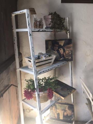 Το μαγαζάκι «Πρώτη Σταγόνα» Το μαγαζάκι «Πρώτη Σταγόνα»