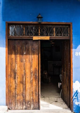 Το μαγαζάκι «Πρώτη Σταγόνα» Το μαγαζάκι «Πρώτη Σταγόνα»