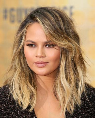 5 haircuts που θα σε κάνουν να δείχνεις 10 χρόνια νεότερη 5 haircuts που θα σε κάνουν να δείχνεις 10 χρόνια νεότερη