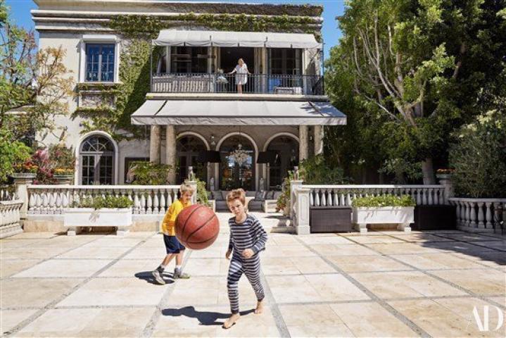 Το σπίτι της Sharon Stone στο Los Angeles είναι αυτό που όλες θέλουμε Το σπίτι της Sharon Stone στο Los Angeles είναι αυτό που όλες θέλουμε