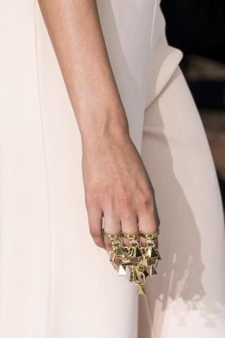 Gold Mania: To χρώμα που θα σε κάνει να λάμψεις Gold Mania: To χρώμα που θα σε κάνει να λάμψεις