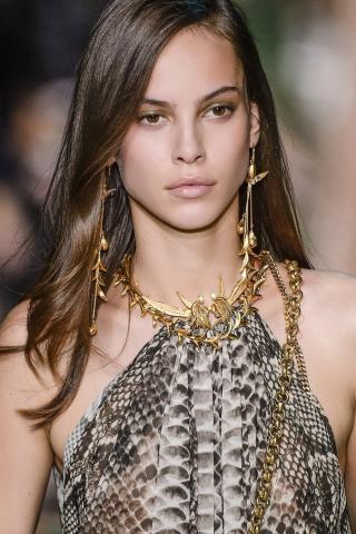 Gold Mania: To χρώμα που θα σε κάνει να λάμψεις Gold Mania: To χρώμα που θα σε κάνει να λάμψεις