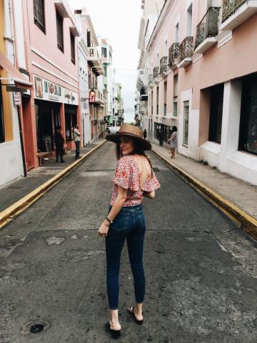 Τα top της Άνοιξης θα φέρουν τροπικό αέρα στο στιλ σου