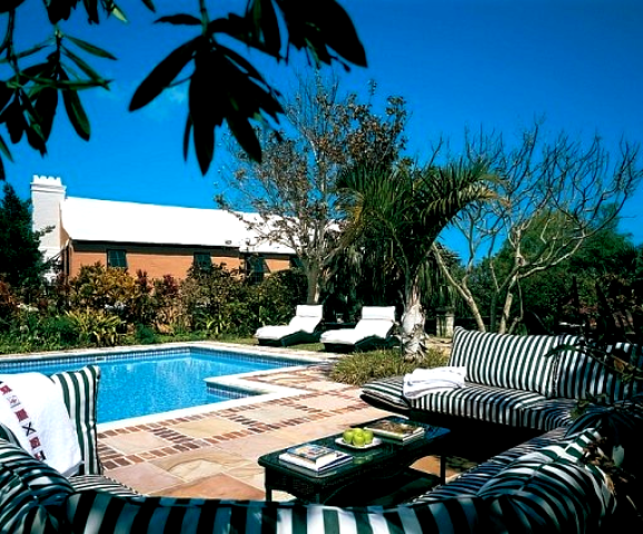 Michael Douglas - Catherine Zeta-Jones: Νοικιάζουν τη βίλα τους στις Βερμούδες με έναν απίστευτο όρο Michael Douglas - Catherine Zeta-Jones: Νοικιάζουν τη βίλα τους στις Βερμούδες με έναν απίστευτο όρο