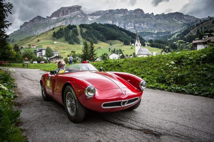 Wine Tourism... Η νέα τάση που κερδίζει συνεχώς έδαφος Wine Tourism... Η νέα τάση που κερδίζει συνεχώς έδαφος