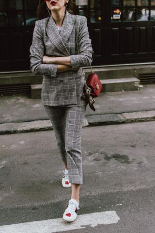 7 ανοιξιάτικα outfits που θα σε βάλουν σε πασχαλινό mood 7 ανοιξιάτικα outfits που θα σε βάλουν σε πασχαλινό mood