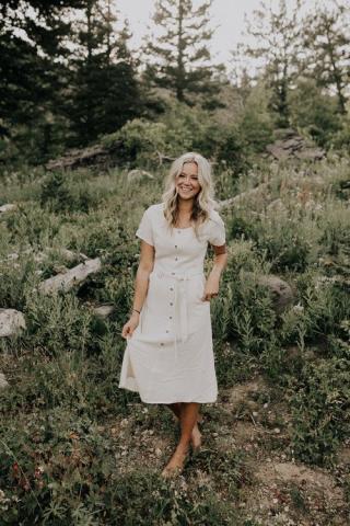 Το φόρεμα που θα φορεθεί από κάθε σωματότυπο αυτή την Άνοιξη