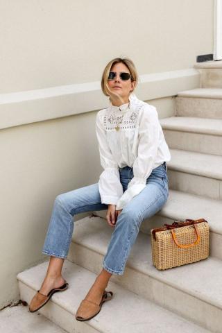 Το απόλυτο top της Άνοιξης είναι αυτό και είναι λευκό Το απόλυτο top της Άνοιξης είναι αυτό και είναι λευκό