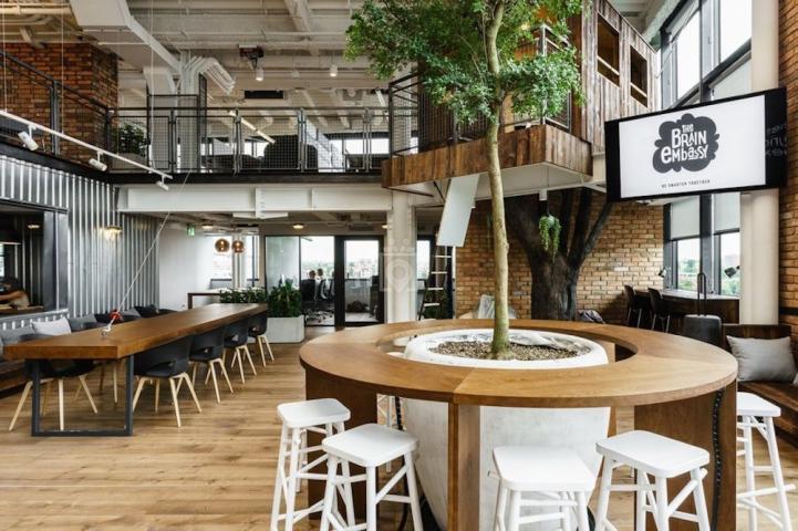 "The Brain Embassy": Ένας χώρος εργασίας που θα ζήλευε ο καθένας "The Brain Embassy": Ένας χώρος εργασίας που θα ζήλευε ο καθένας