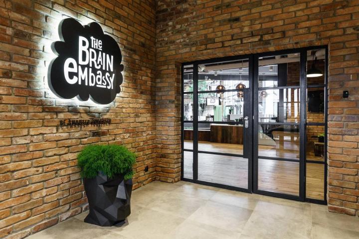 "The Brain Embassy": Ένας χώρος εργασίας που θα ζήλευε ο καθένας "The Brain Embassy": Ένας χώρος εργασίας που θα ζήλευε ο καθένας