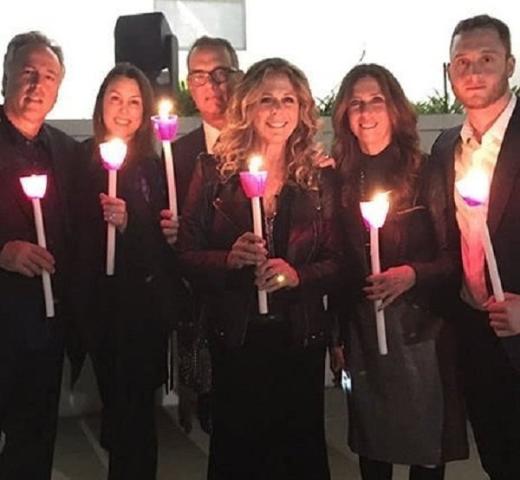 Tom Hanks: Έκανε ελληνικό Πάσχα με τους ομογενείς στο Λος Άντζελες (ΦΩΤΟ)