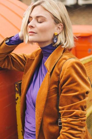 Τα νέα σκουλαρίκια είναι glamorous και πιο εντυπωσιακά από ποτέ