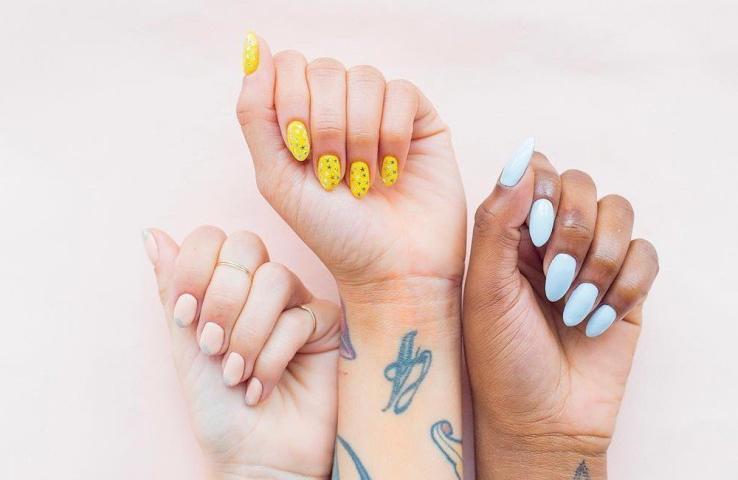 5 χρώματα για το μανικιούρ που θυμίζουν άνοιξη 5 χρώματα για το μανικιούρ που θυμίζουν άνοιξη