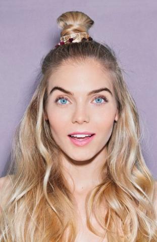 Coachella inspo: Τα πιο bohemian χτενίσματα που μπορείς να δοκιμάσεις