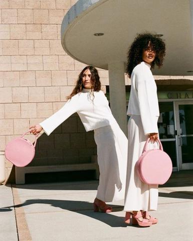 Αυτή είναι η νέα τσάντα εμμονή που θα κρατήσεις το 2018