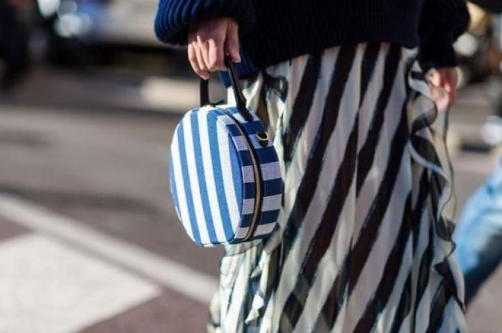Αυτή είναι η νέα τσάντα εμμονή που θα κρατήσεις το 2018