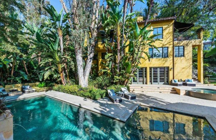 Η εξωτική βίλα της Emma Roberts είναι αλλιώτικη απ’ τις άλλες