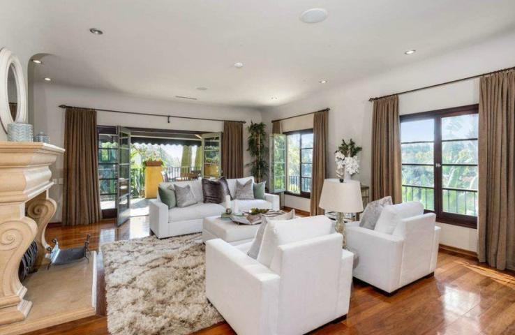 Η εξωτική βίλα της Emma Roberts είναι αλλιώτικη απ’ τις άλλες