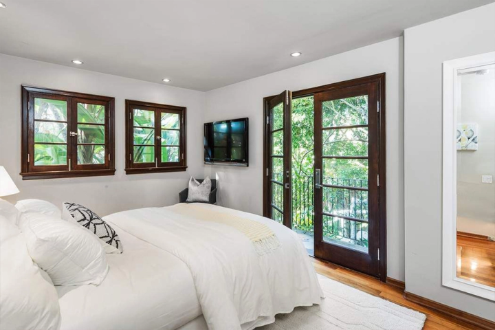 Η εξωτική βίλα της Emma Roberts είναι αλλιώτικη απ’ τις άλλες