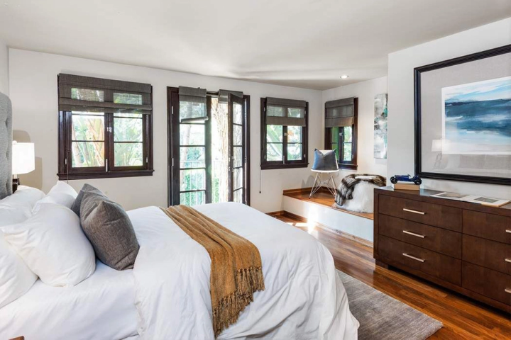 Η εξωτική βίλα της Emma Roberts είναι αλλιώτικη απ’ τις άλλες