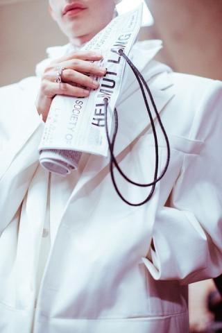 Μάθατε τα νέα; Αυτό το print από τα 90s κάνει come back αλλά δεν τρελαθήκαμε...