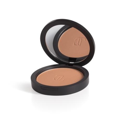 Η JLo συνεργάζεται με την Inglot και η πιο λαμπερή σειρά μακιγιάζ είναι στη διάθεσή σου