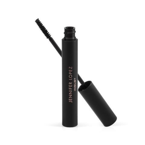 Η JLo συνεργάζεται με την Inglot και η πιο λαμπερή σειρά μακιγιάζ είναι στη διάθεσή σου