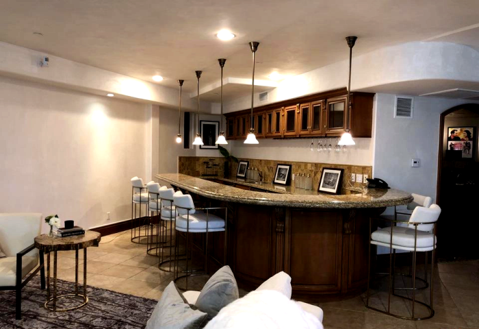 Eva Longoria: Πουλά την έπαυλή της έναντι 3,7 εκατομμυρίων δολαρίων Eva Longoria: Πουλά την έπαυλή της έναντι 3,7 εκατομμυρίων δολαρίων