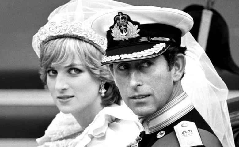Το μεγάλο «μυστικό» του παλατιού: Η λεπτομέρεια που κανείς μέχρι σήμερα δεν είχε προσέξει στις φωτογραφίες Charles - Diana