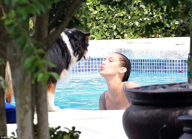 Ποιος είπε πως τα supermodels δεν έχουν κυτταρίτιδα; Οι φωτο της Bella Hadid το αποδεικνύουν