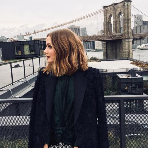Η Olivia Palermo επαναπροσδιορίζει το μακρύ καρέ και θα γίνει το αγαπημένο σου την άνοιξη