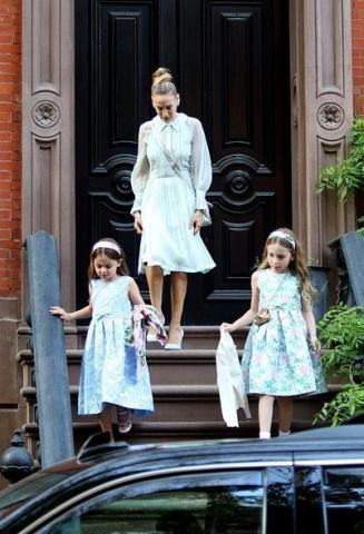 Sarah Jessica Parker: Η σπάνια δημόσια εμφάνιση με τις δίδυμες κόρες της