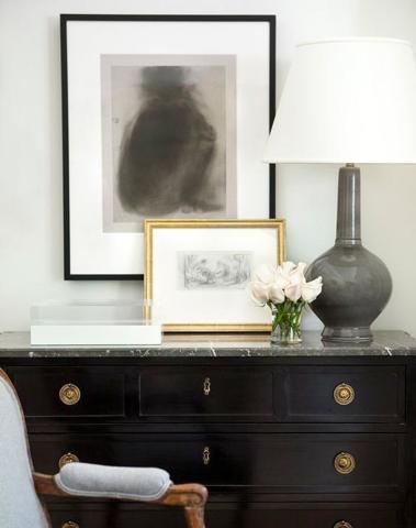 Κρέμασε τα καδράκια σου χωρίς να τρυπήσεις τον τοίχο