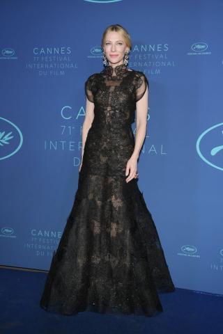 H Cate Blanchett φόρεσε στις Κάννες ένα φόρεμα που έχει ξαναβάλει στις Χρυσές Σφαίρες