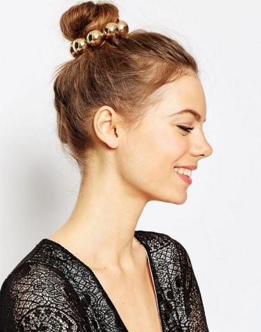 5 τρόποι να ανανεώσεις το top bun στο καθημερινό σου hairstyle